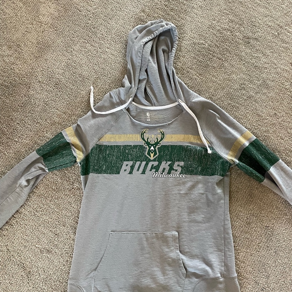 Milwaukee bucks distressed sweatshirt. Women’s XL.